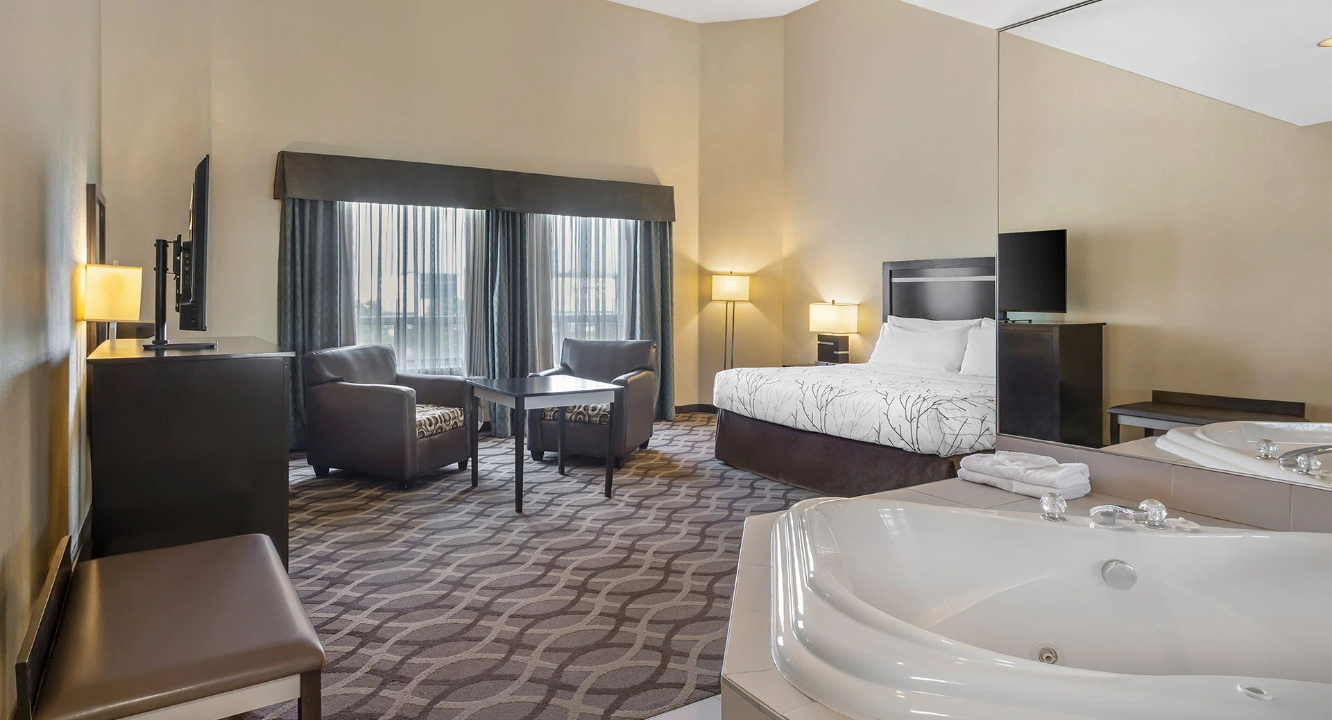 King Suite with Jetted Tub 1