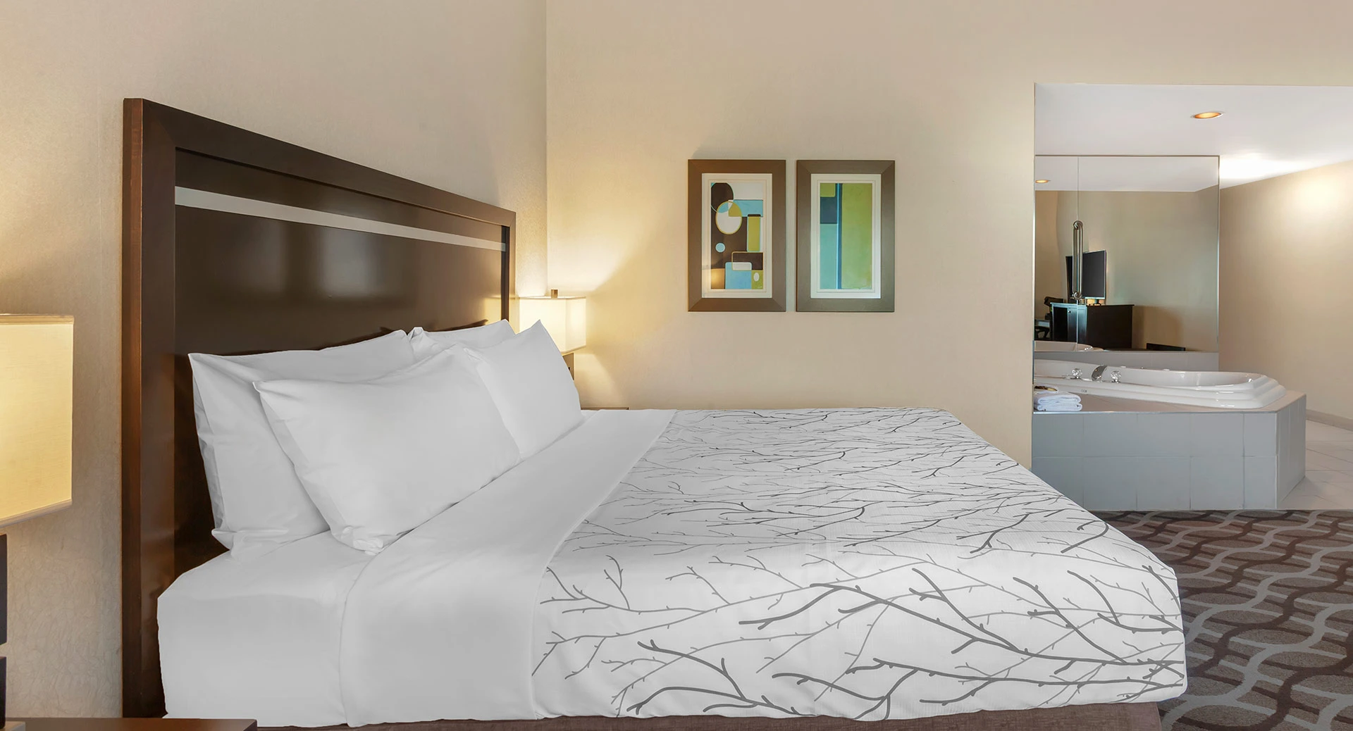King Suite with Jetted Tub 2